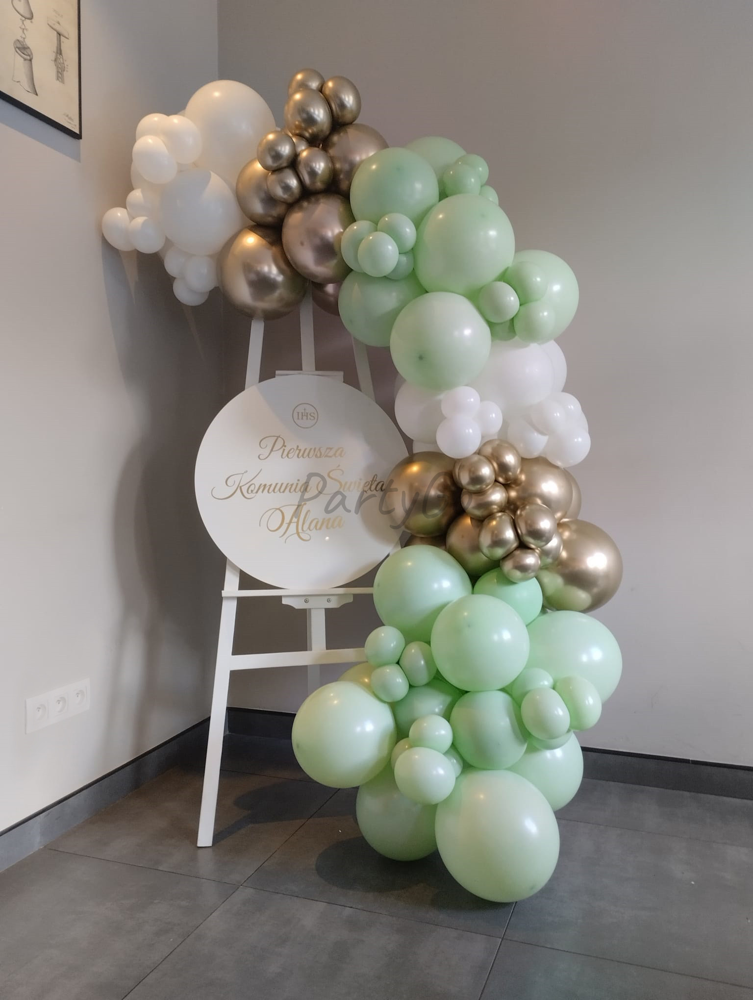 Dekoracja z okazji Pierwszej Komunii Świętej