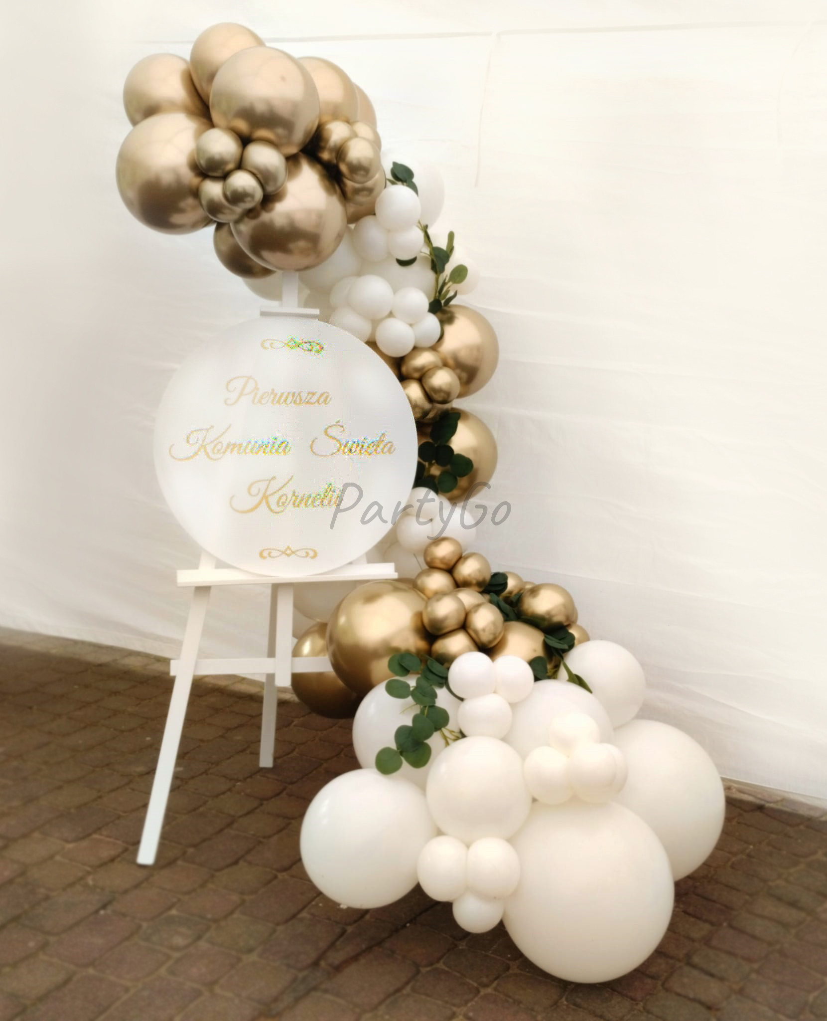 Dekoracja z okazji Pierwszej Komunii Świętej