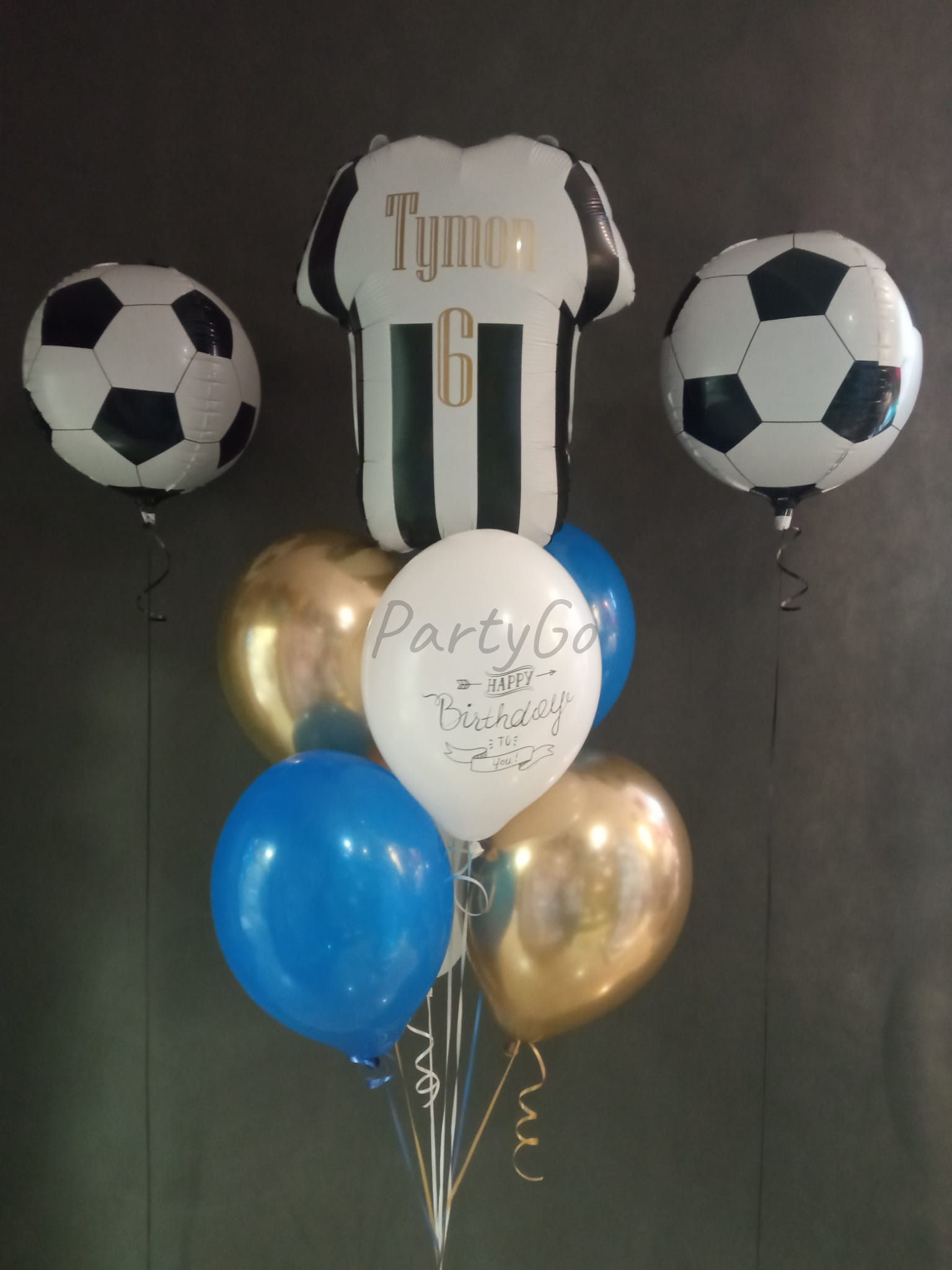 Kompozycja balonowa na piłkarskie urodziny z helem